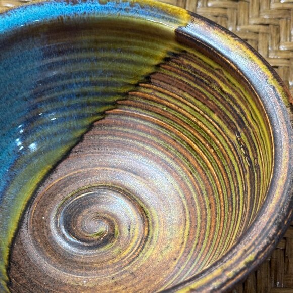 Molatore Pottery Washington Multicolor Handcrafted Stoneware Pottery Bowl - Picture 3 of 8